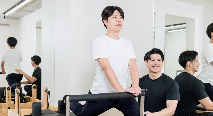 ピラティスをしている写真